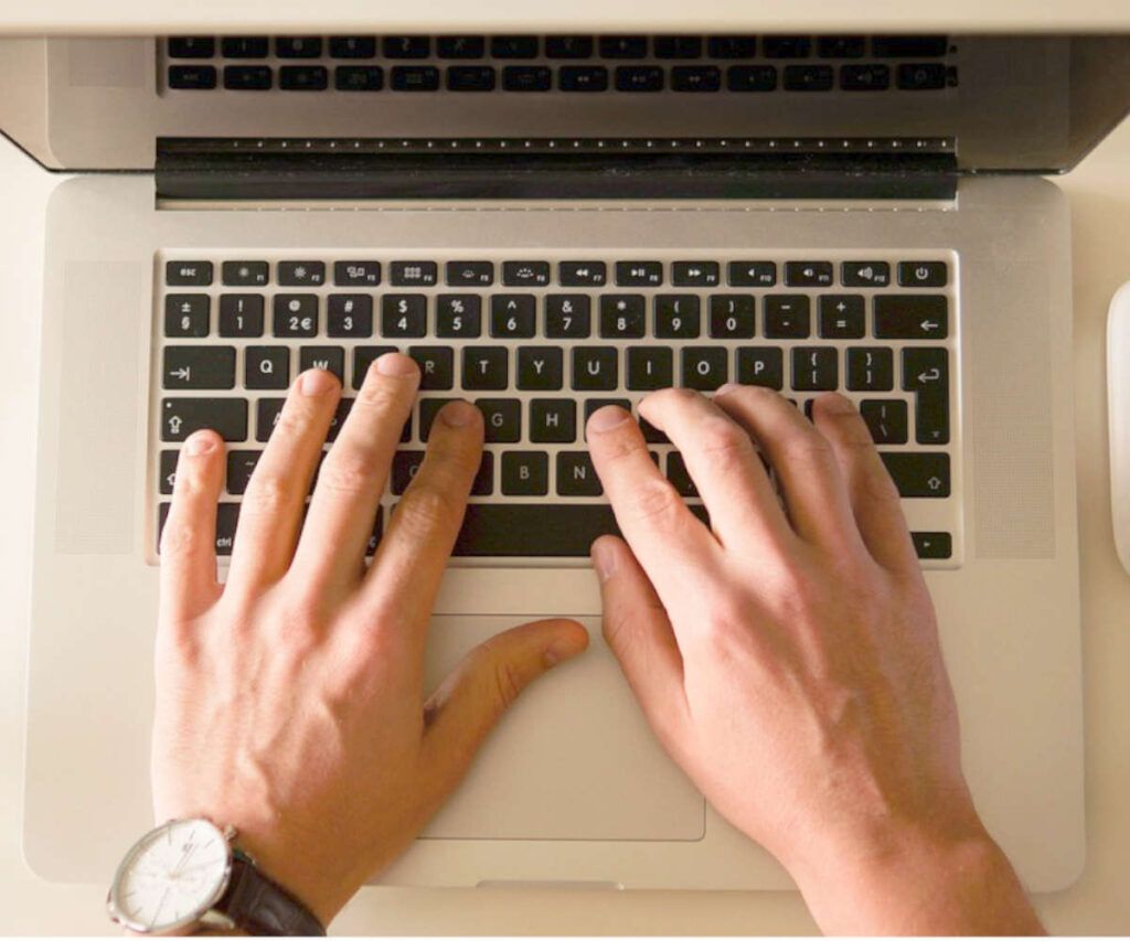 Tengo que poner IRPF o no en la factura