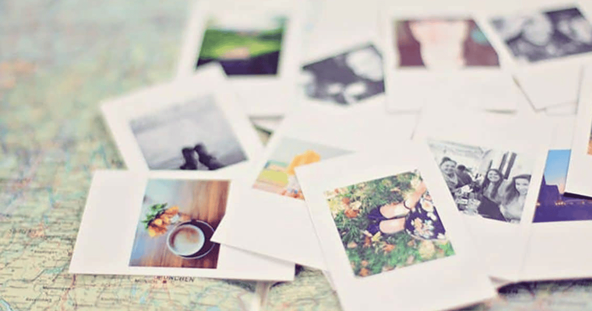 Ejemplo de factura intracomunitaria con IVA de la Unión Europea y mapa de operaciones comerciales.