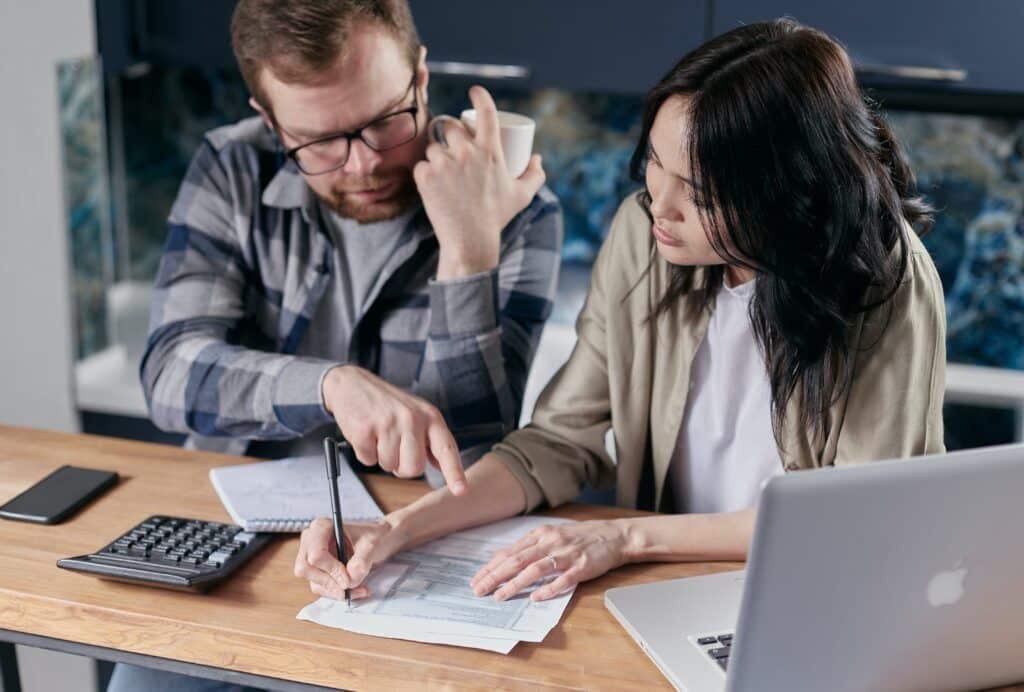 La AT meterá en una lista negra a las empresas que no paguen a los autónomos en 30 días