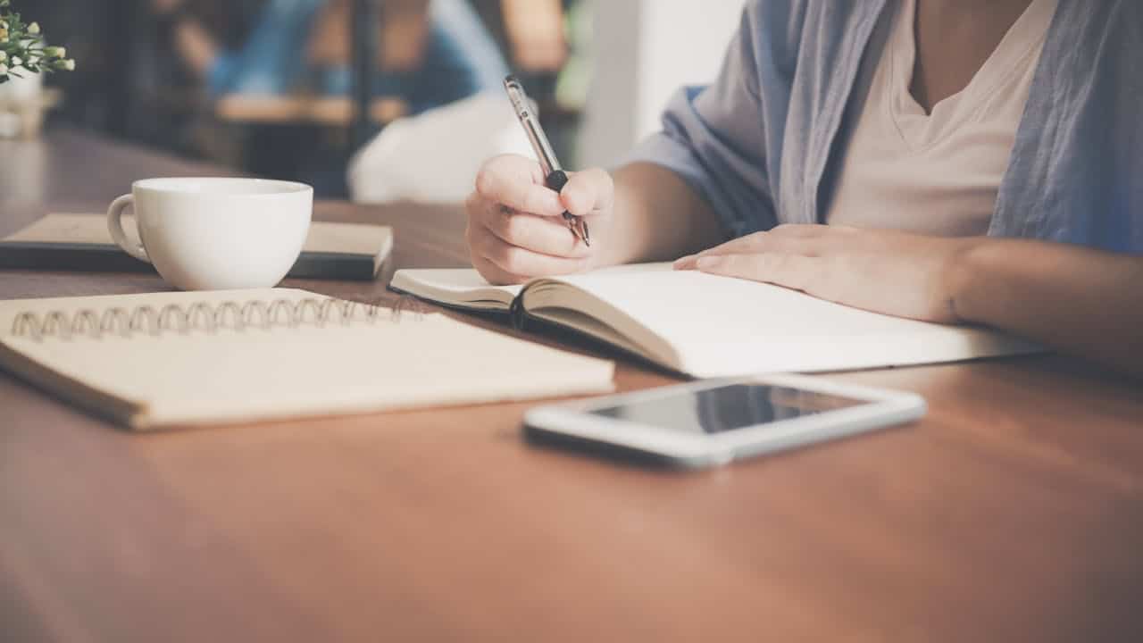 Ser autónomo y estudiar una oposición al mismo tiempo, ¿es viable?