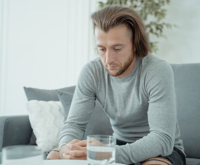 ¿Es posible solicitar el cese de actividad por enfermedad grave?